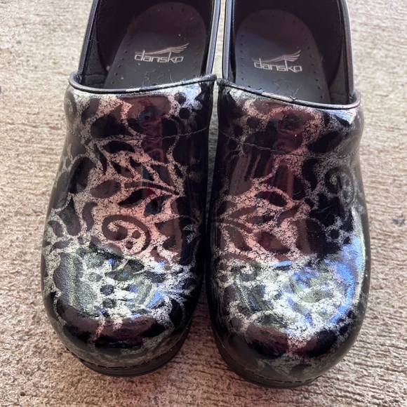 DANSKO CLOGS - NEW & NEVER WORN - Picture 2 of 7